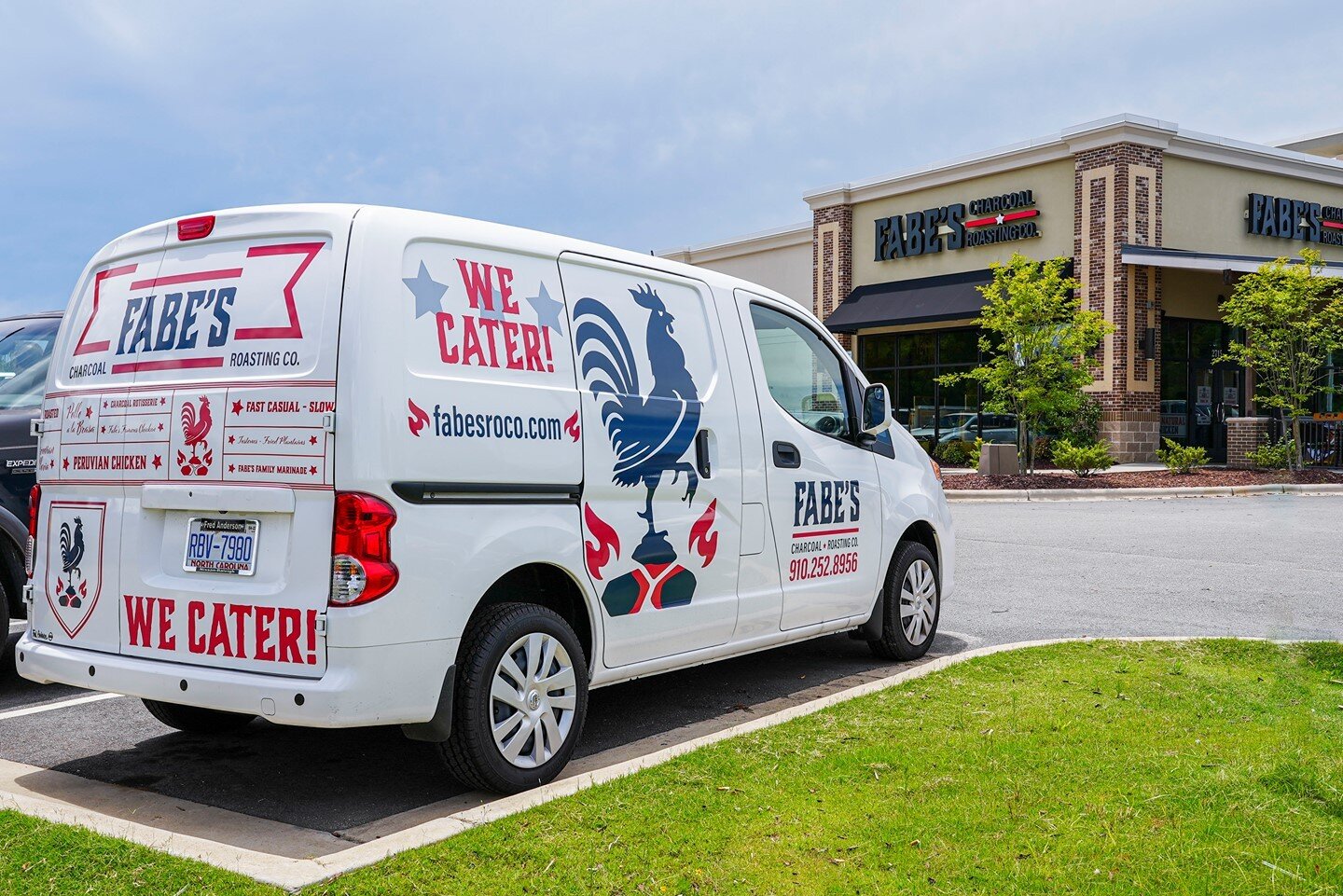 You celebrate. We cook (and drive!) 🚗 Make your next celebration extra special with Fabe's chicken. Find our catering menu here: www.fabesroco.com 🍗
#fabesroastingco #chicken #rotisseriechicken #polloalabrasa #fayetteville #fayettevillenc #fortbra
